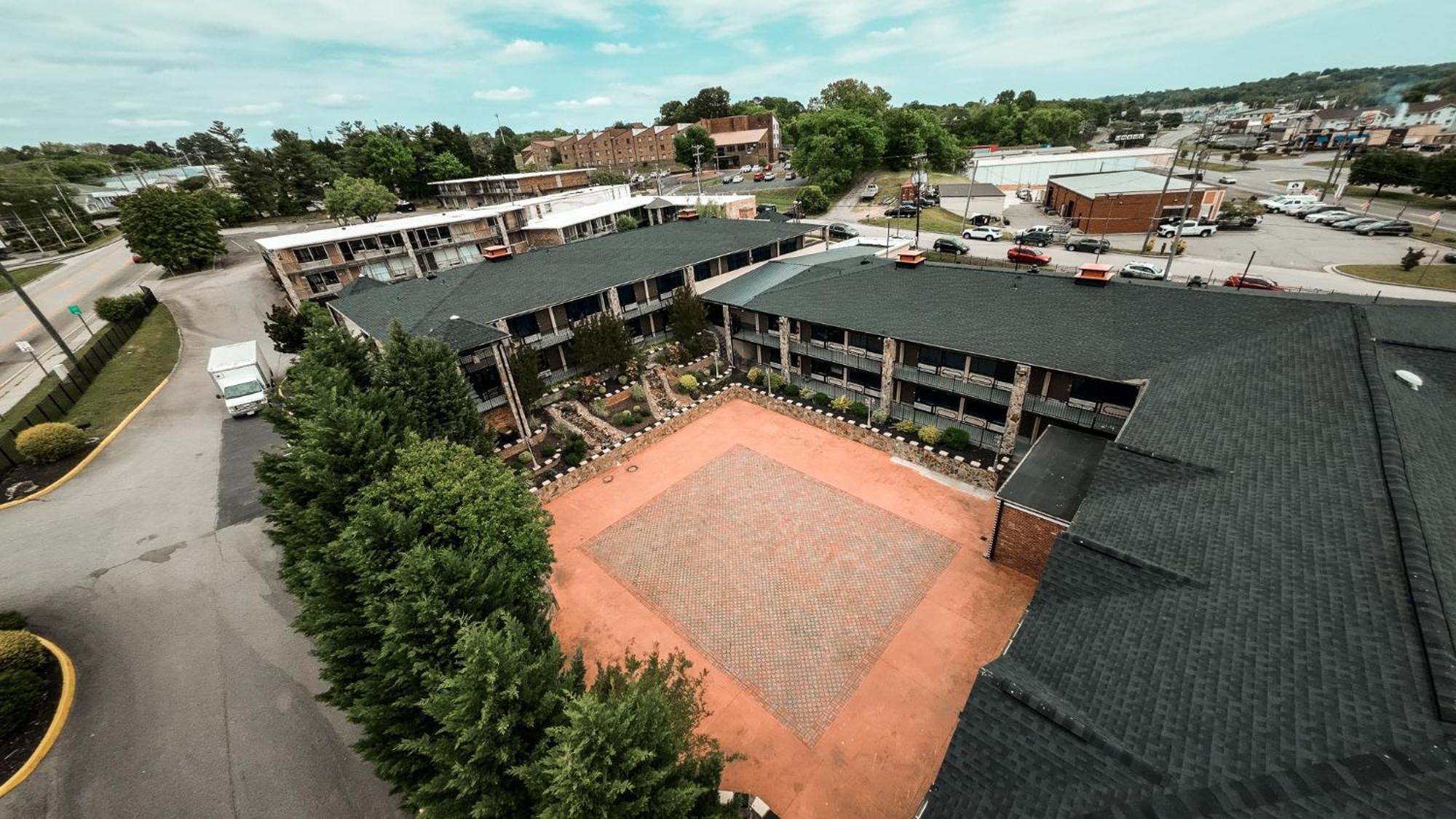 Riverside & By Oyo Ceaser Casino Hotel Danville