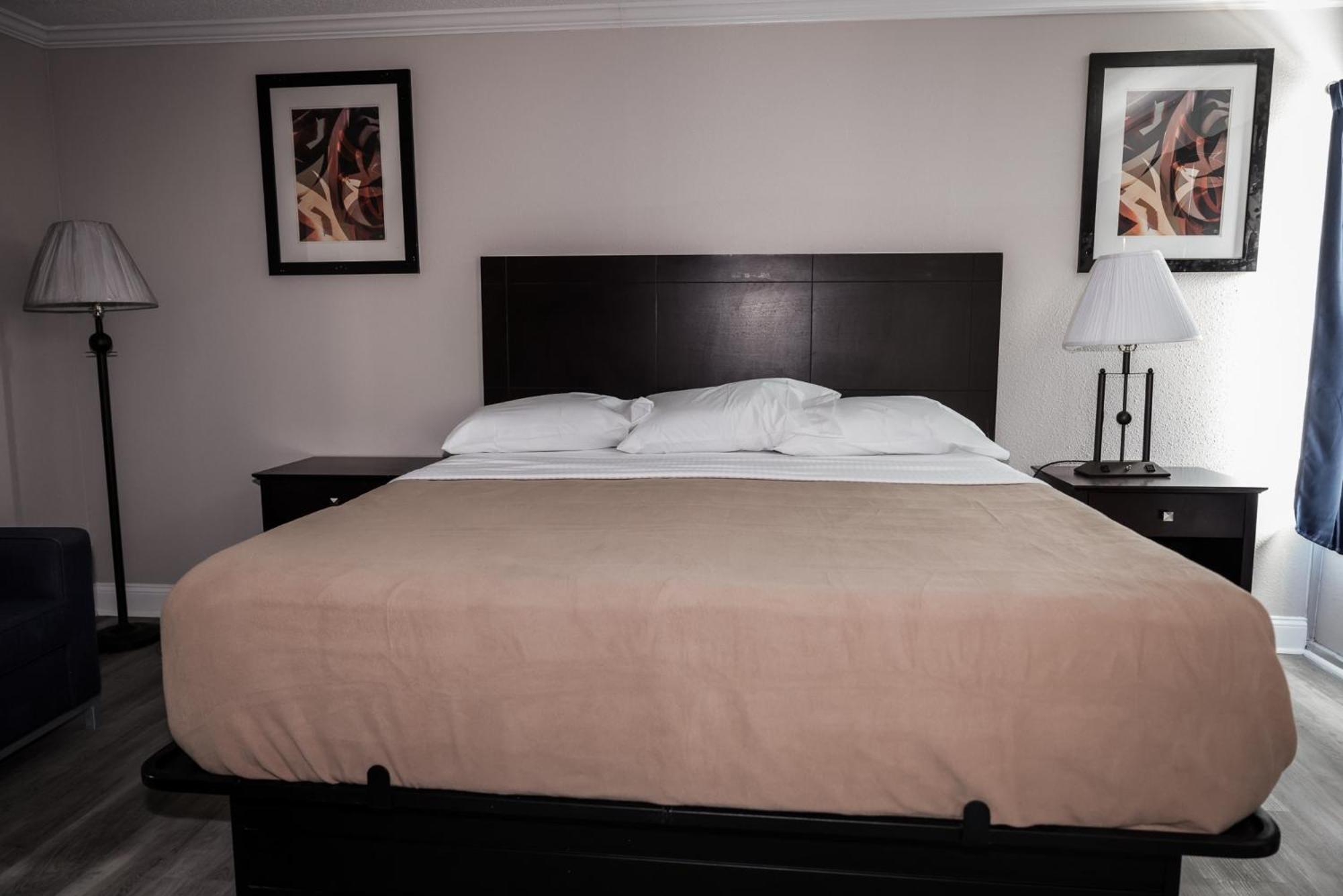 Hotel Riverside & By Oyo Ceaser Casino