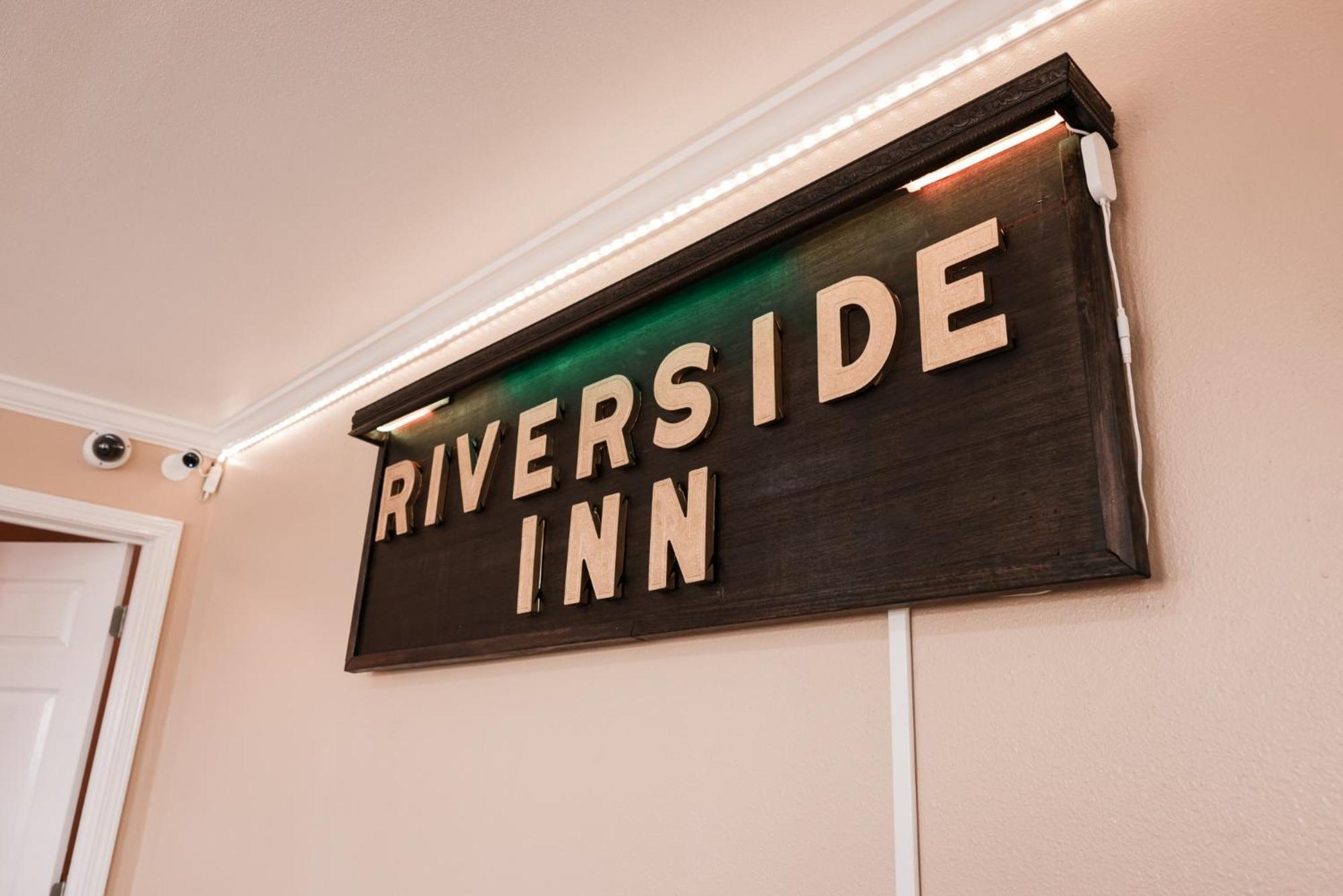 Hotel Riverside & By Oyo Ceaser Casino Danville