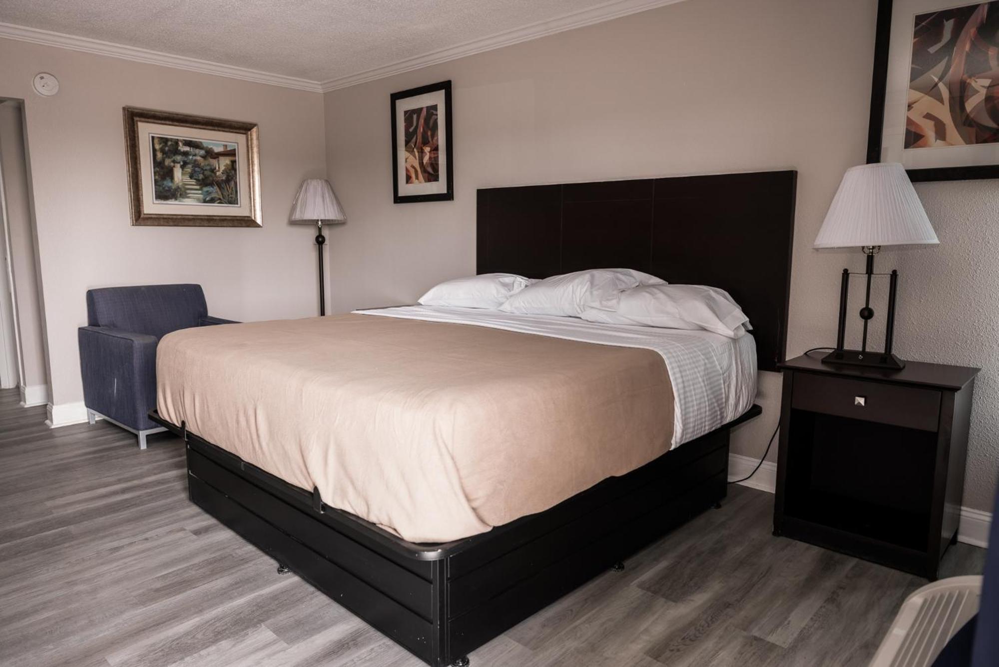 Riverside & By Oyo Ceaser Casino Hotel Danville