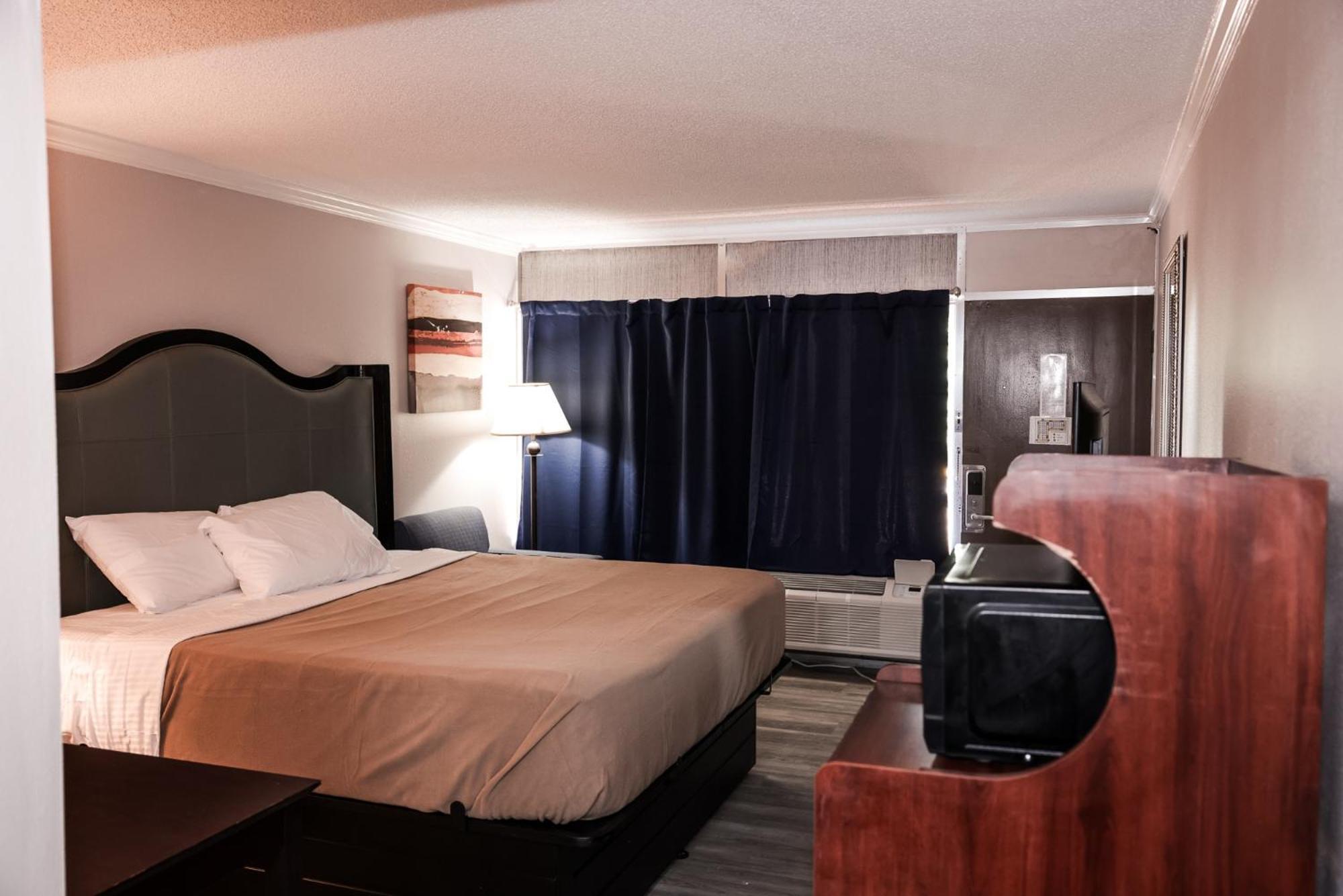 Hotel Riverside & By Oyo Ceaser Casino